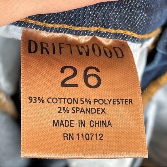 Driftwood Amelia Skraight Crop Classic Fit
Frayed Step Hem Ankle Jeans size 26 - Picture 8 of 10